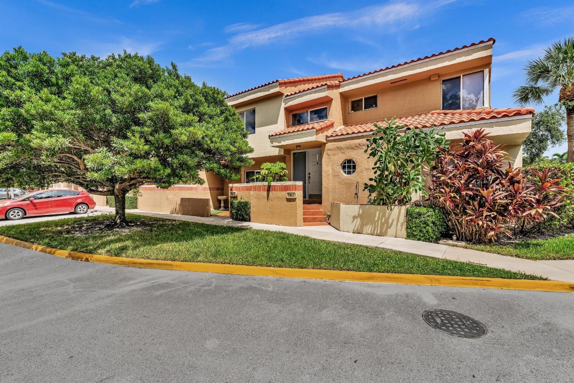 Dahlia at Plantation - Residential