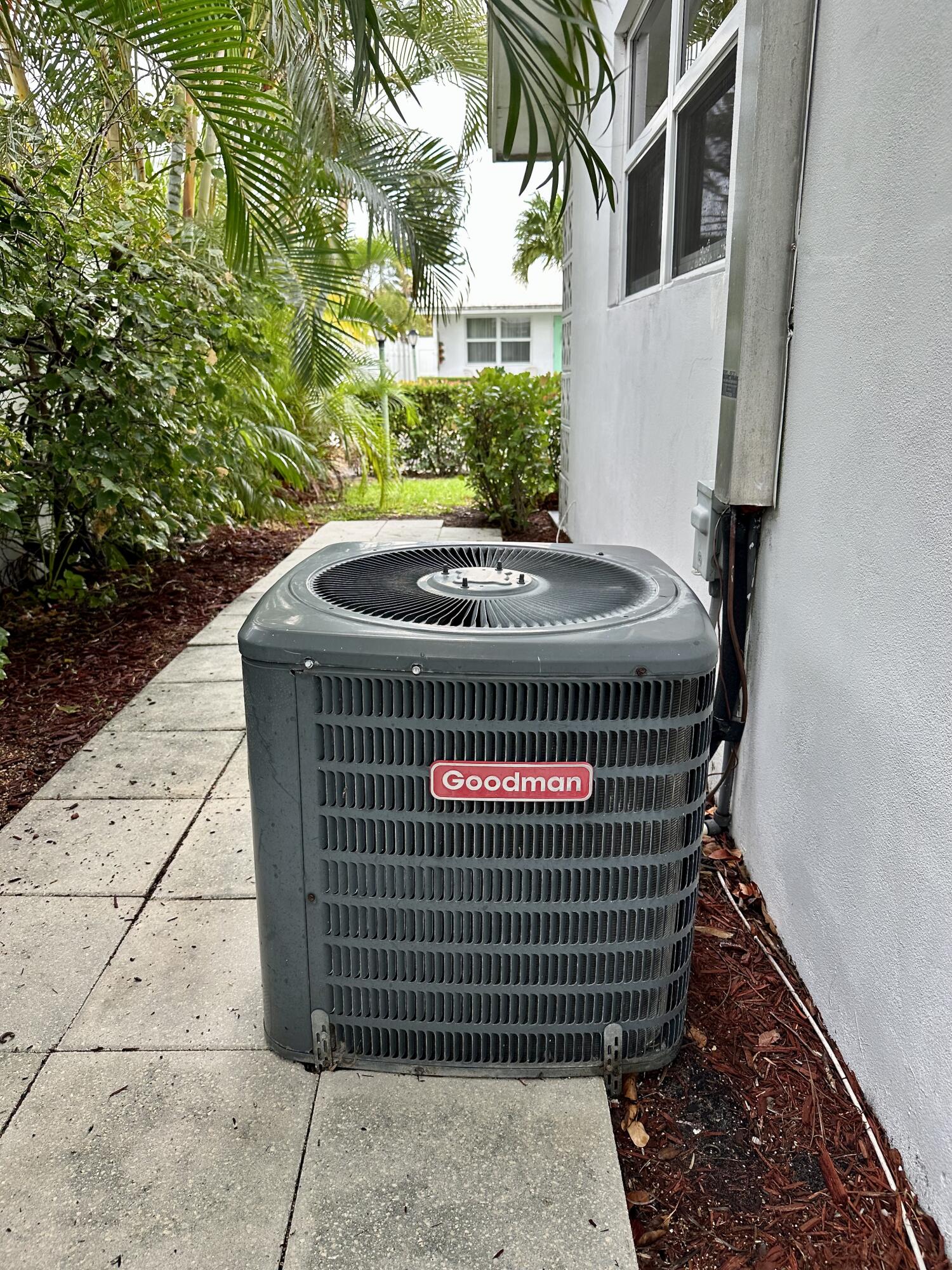 HOLLY HOUSE INC COND DECL IN - Residential