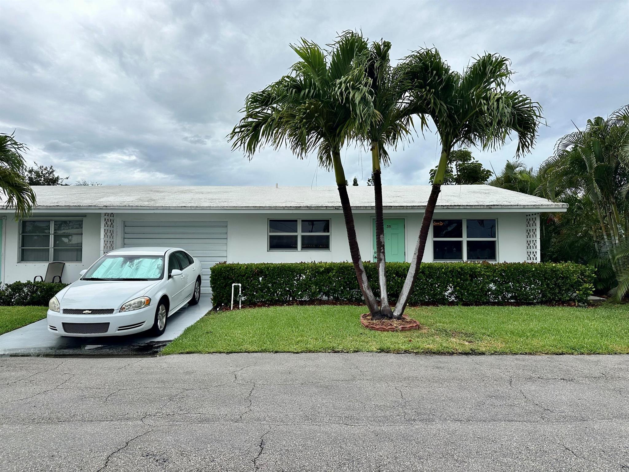 HOLLY HOUSE INC COND DECL - Residential