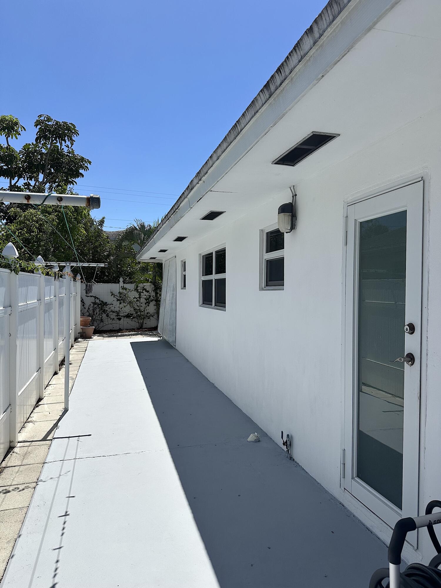 HOLLY HOUSE INC COND DECL IN - Residential