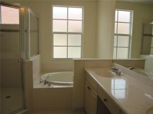 HARBOUR OAKS - Residential