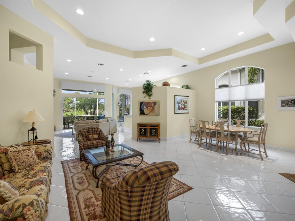 Photo of 251 Isle Way, Palm Beach Gardens, FL 33418 (MLS # R10923451)