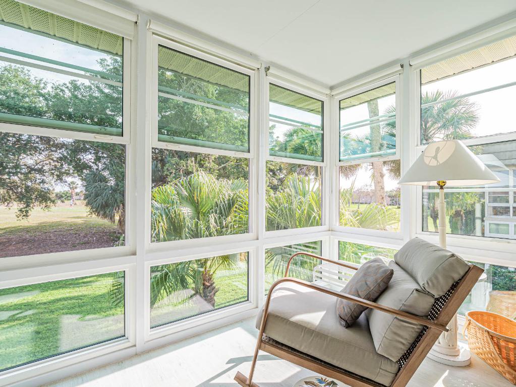 VISTA GARDENS F/K/A VISTA ROYALE GARDENS - Residential Lease