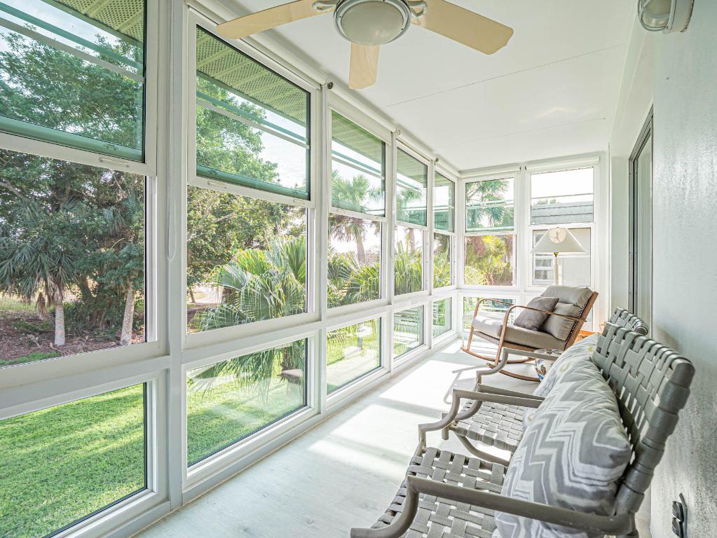 VISTA GARDENS F/K/A VISTA ROYALE GARDENS - Residential Lease