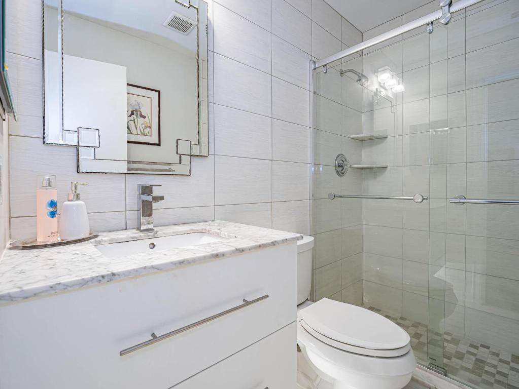 VISTA GARDENS F/K/A VISTA ROYALE GARDENS - Residential Lease