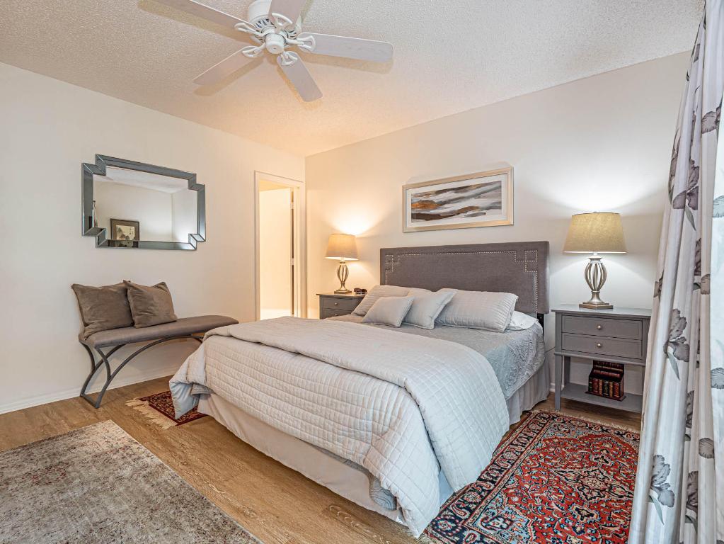 VISTA GARDENS F/K/A VISTA ROYALE GARDENS - Residential Lease