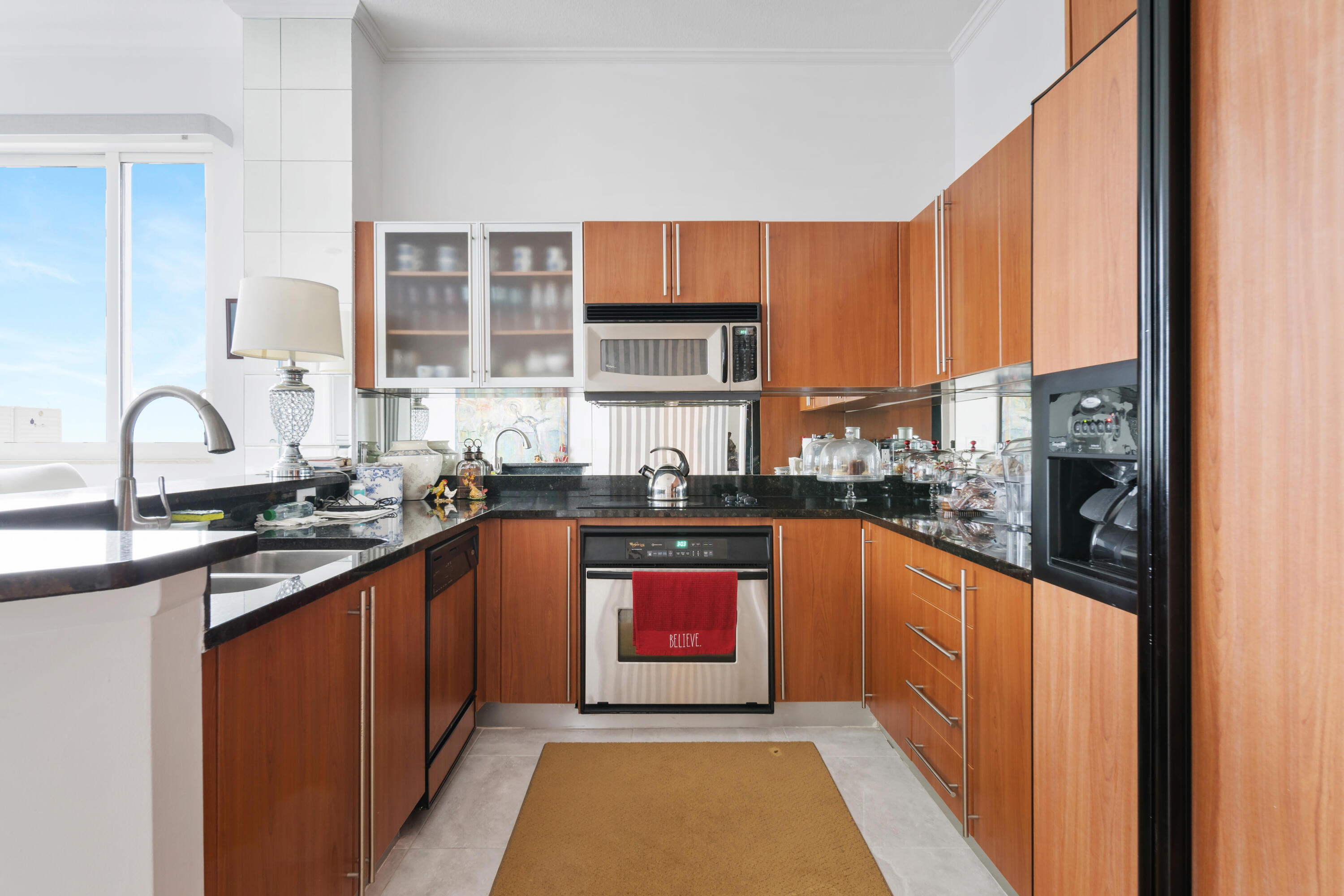 SLADE CONDO - Residential