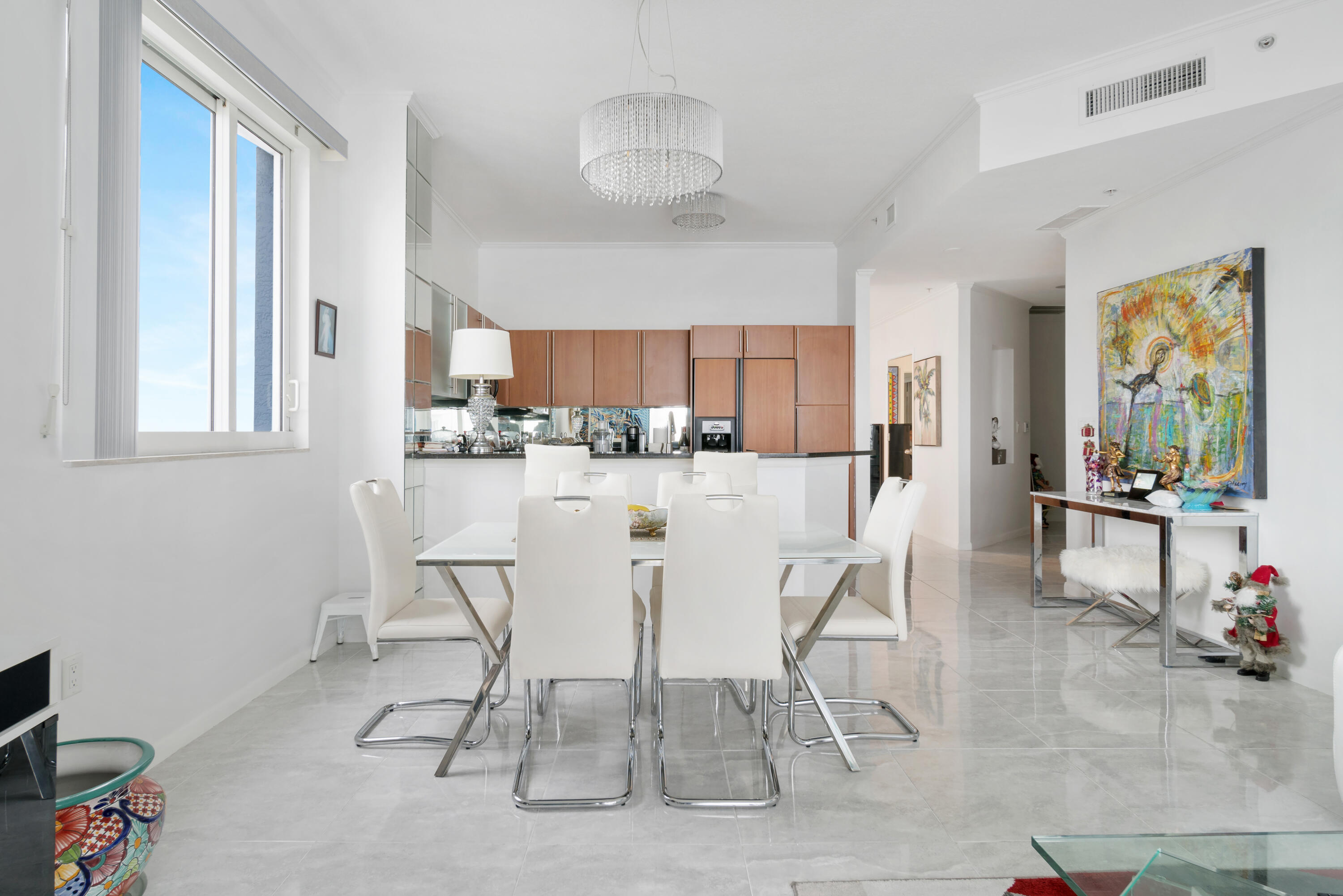 SLADE CONDO - Residential