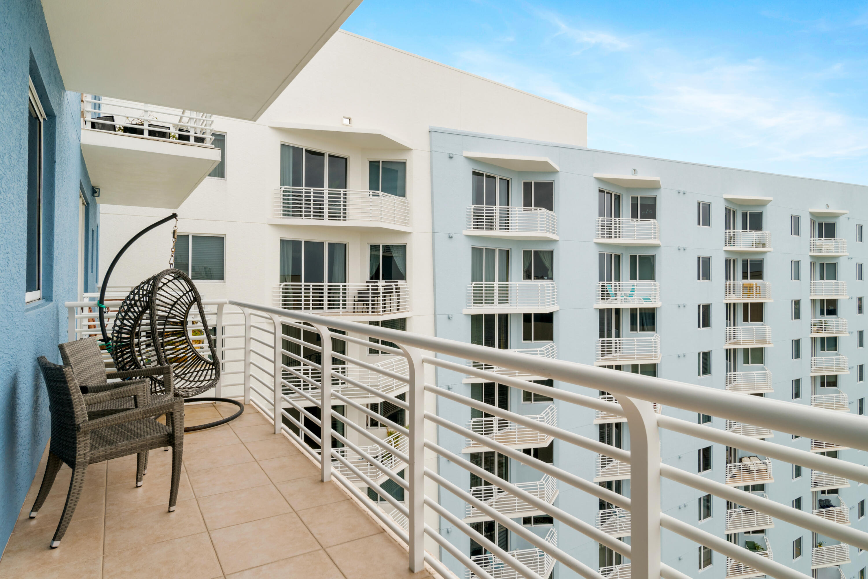 SLADE CONDO - Residential