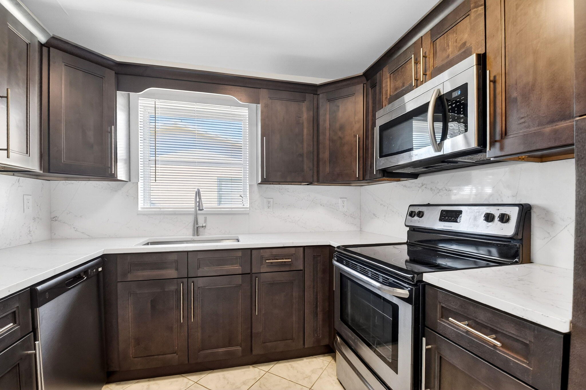 CRESTHAVEN VILLAS CONDO 24 - Residential Lease