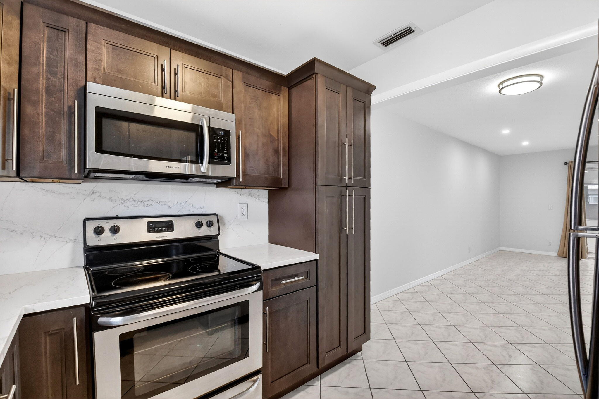 CRESTHAVEN VILLAS CONDO 24 - Residential Lease