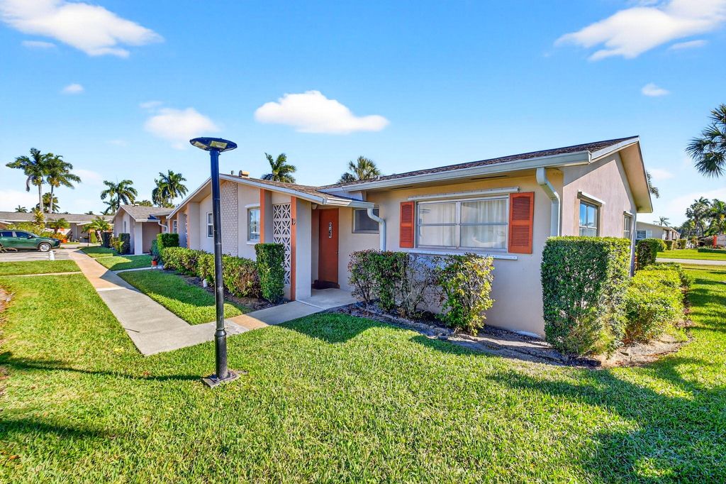 Photo of 2783 E Dudley Dr Drive E #D, West Palm Beach, FL 33415 (MLS # B26006867)