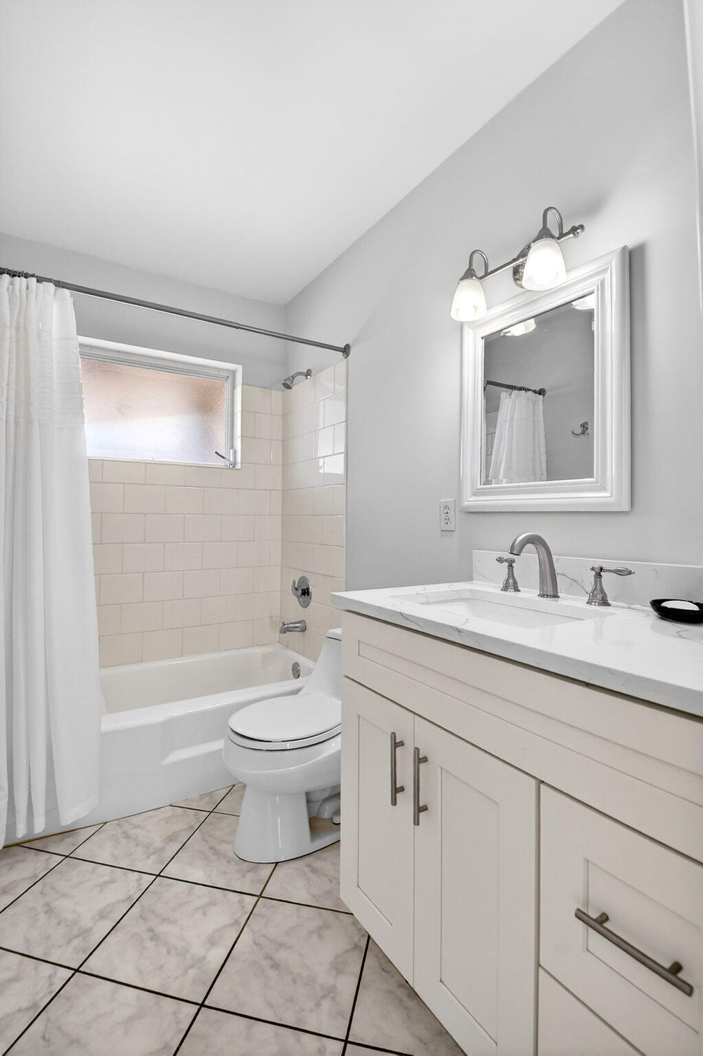 CRESTHAVEN VILLAS CONDO 24 - Residential Lease