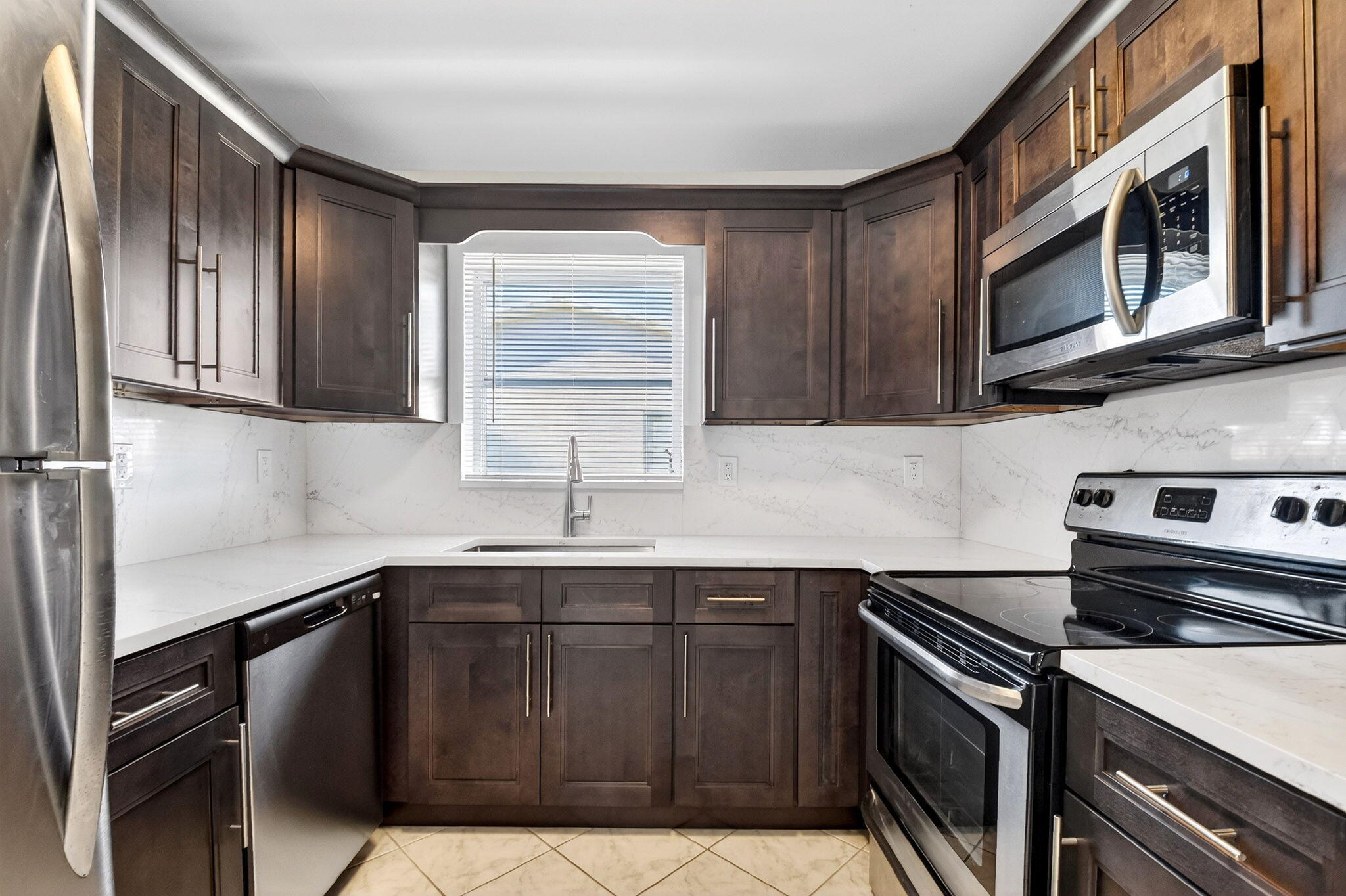 CRESTHAVEN VILLAS CONDO 24 - Residential Lease