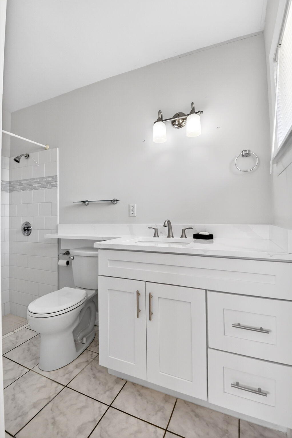 CRESTHAVEN VILLAS CONDO 24 - Residential Lease