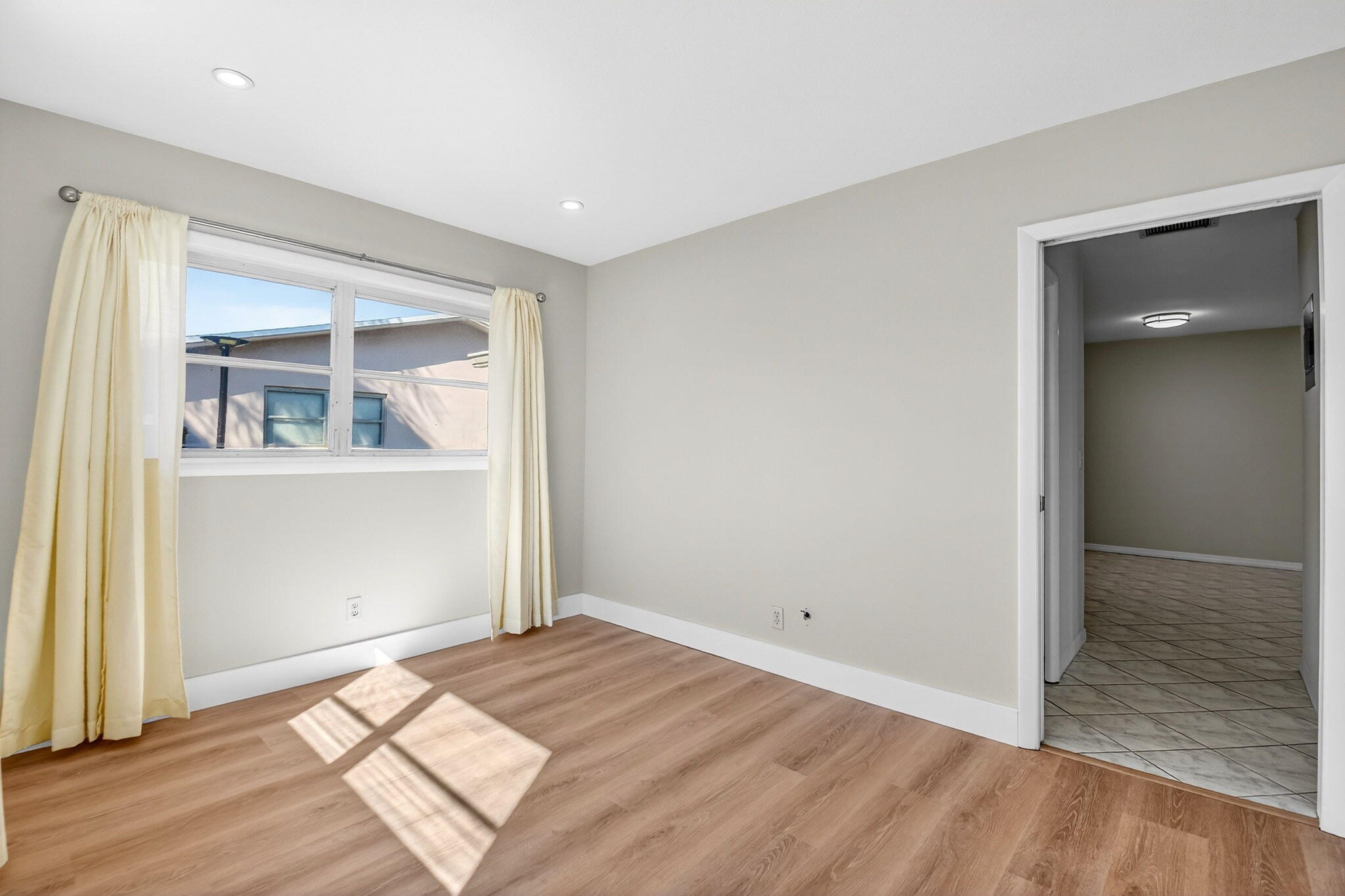 CRESTHAVEN VILLAS CONDO 24 - Residential Lease