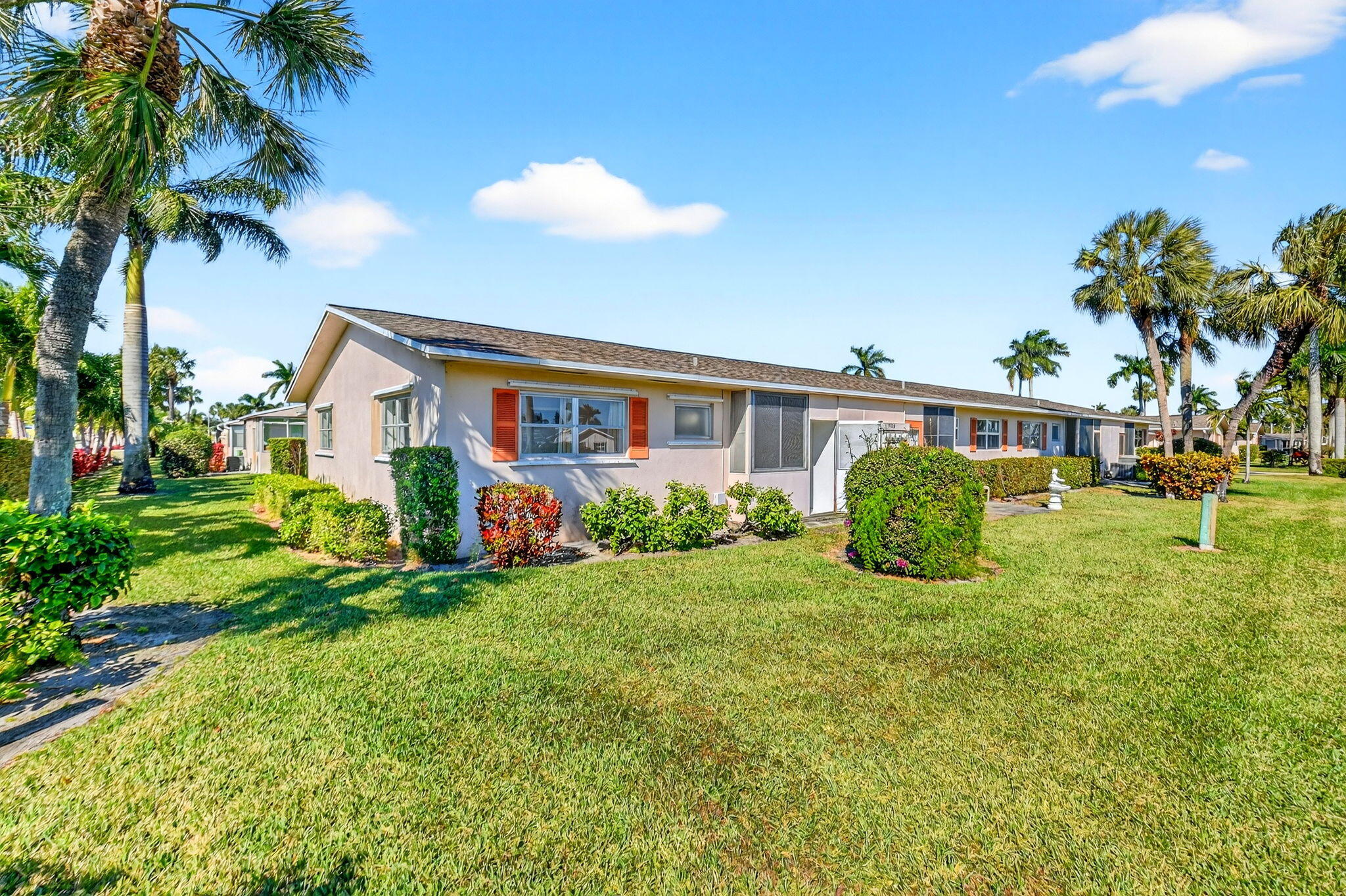 CRESTHAVEN VILLAS CONDO 24 - Residential Lease