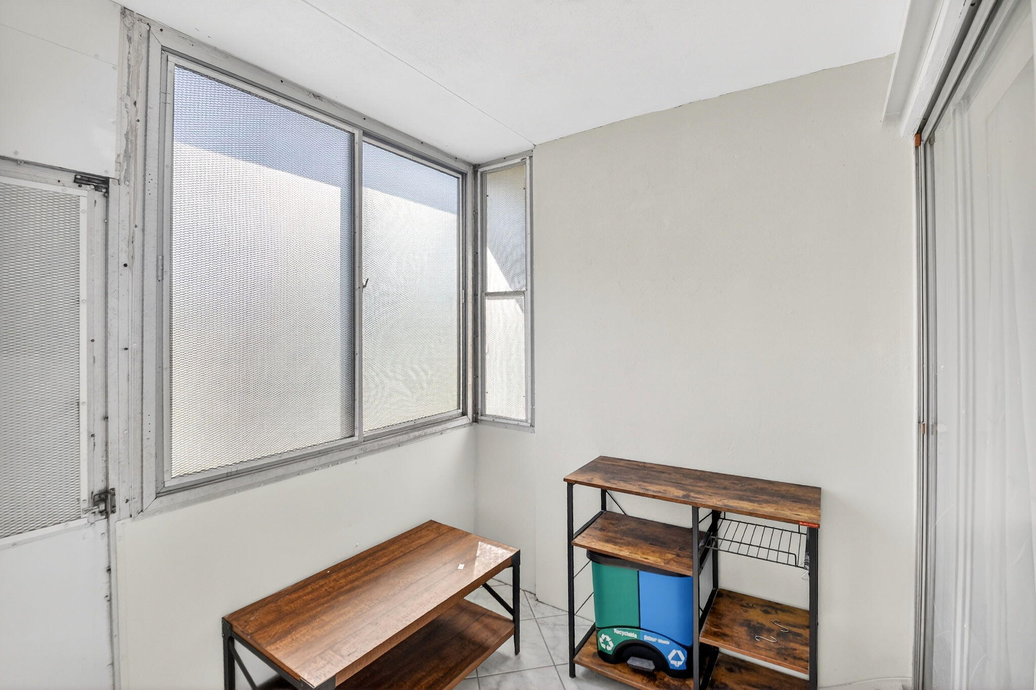 CRESTHAVEN VILLAS CONDO 24 - Residential Lease