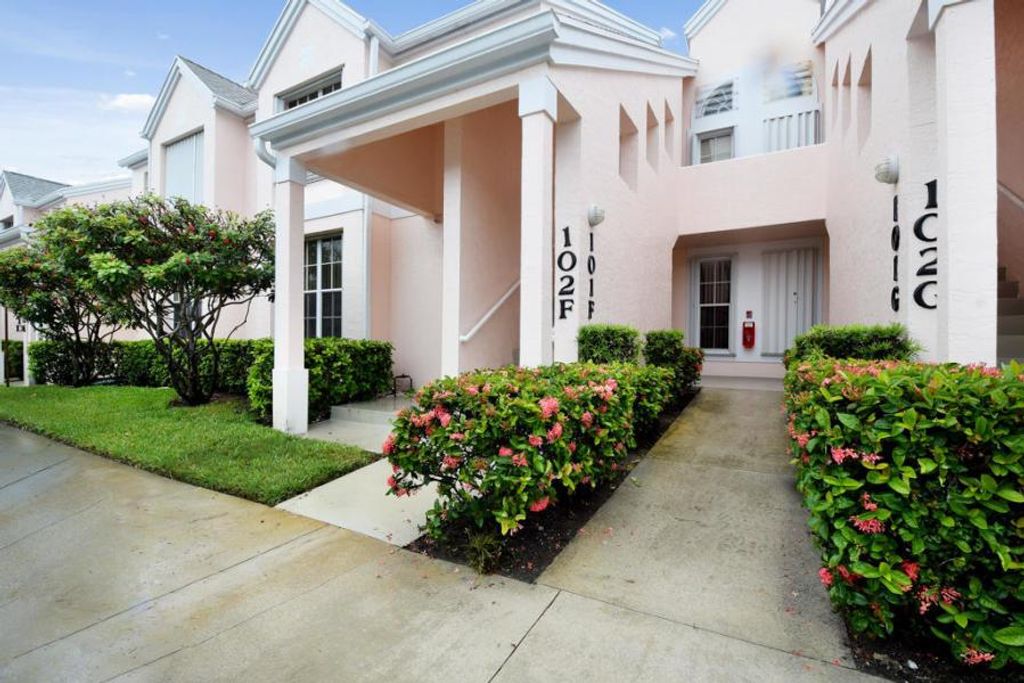 Photo of 101 Muirfield Court #F, Jupiter, FL 33458 (MLS # R11112652)