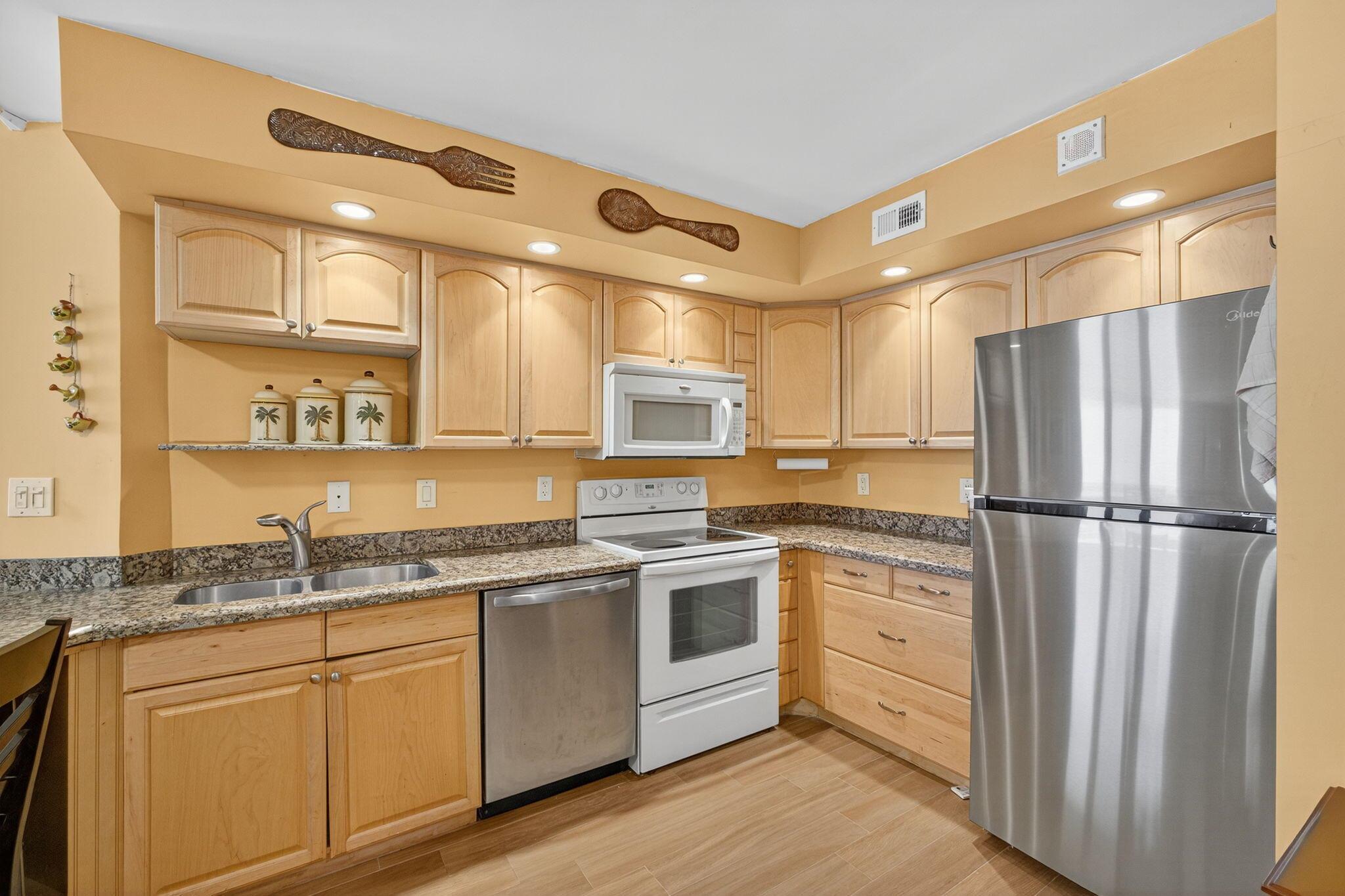 PHOENIX TOWERS - Residential Lease