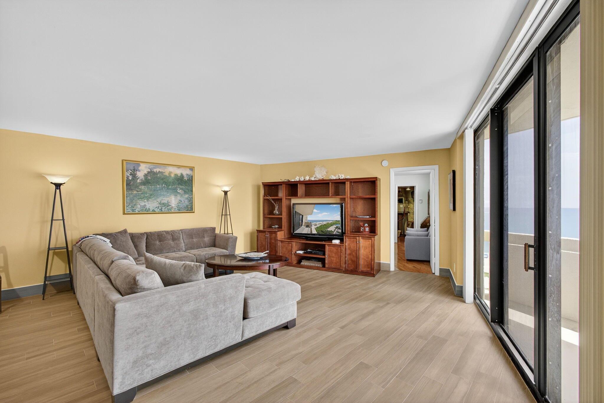 PHOENIX TOWERS - Residential Lease