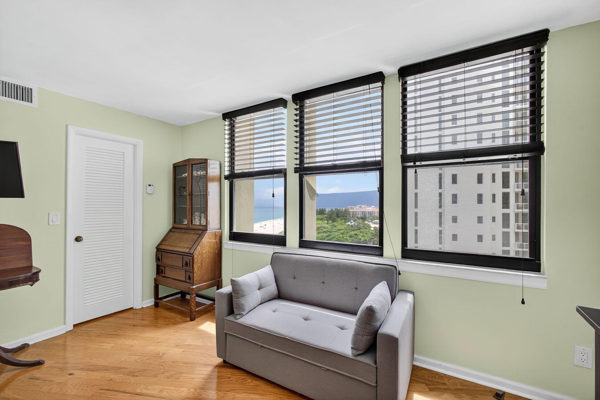 PHOENIX TOWERS - Residential Lease