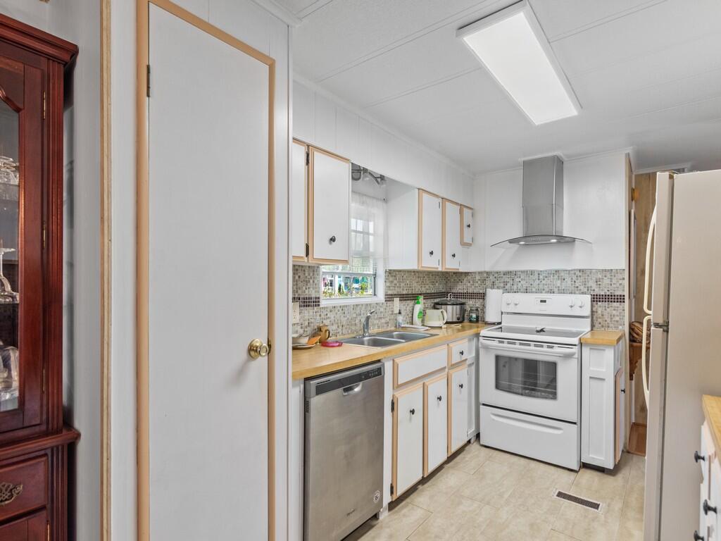 Spanish Lakes Golf Village - Residential