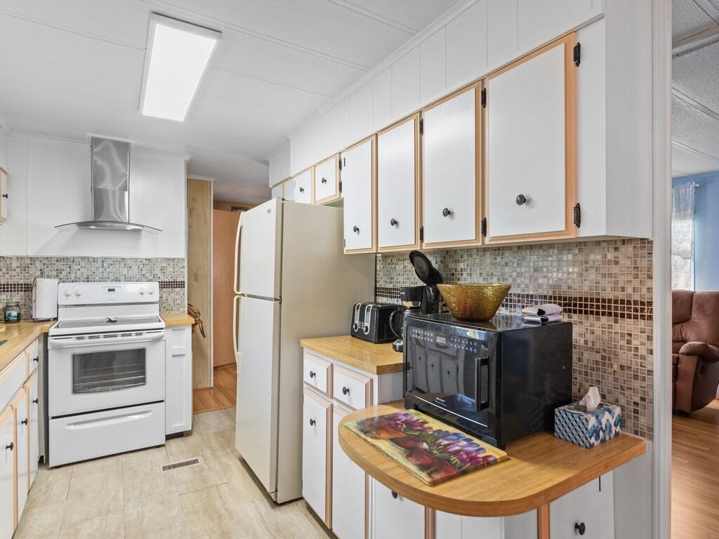 Spanish Lakes Golf Village - Residential