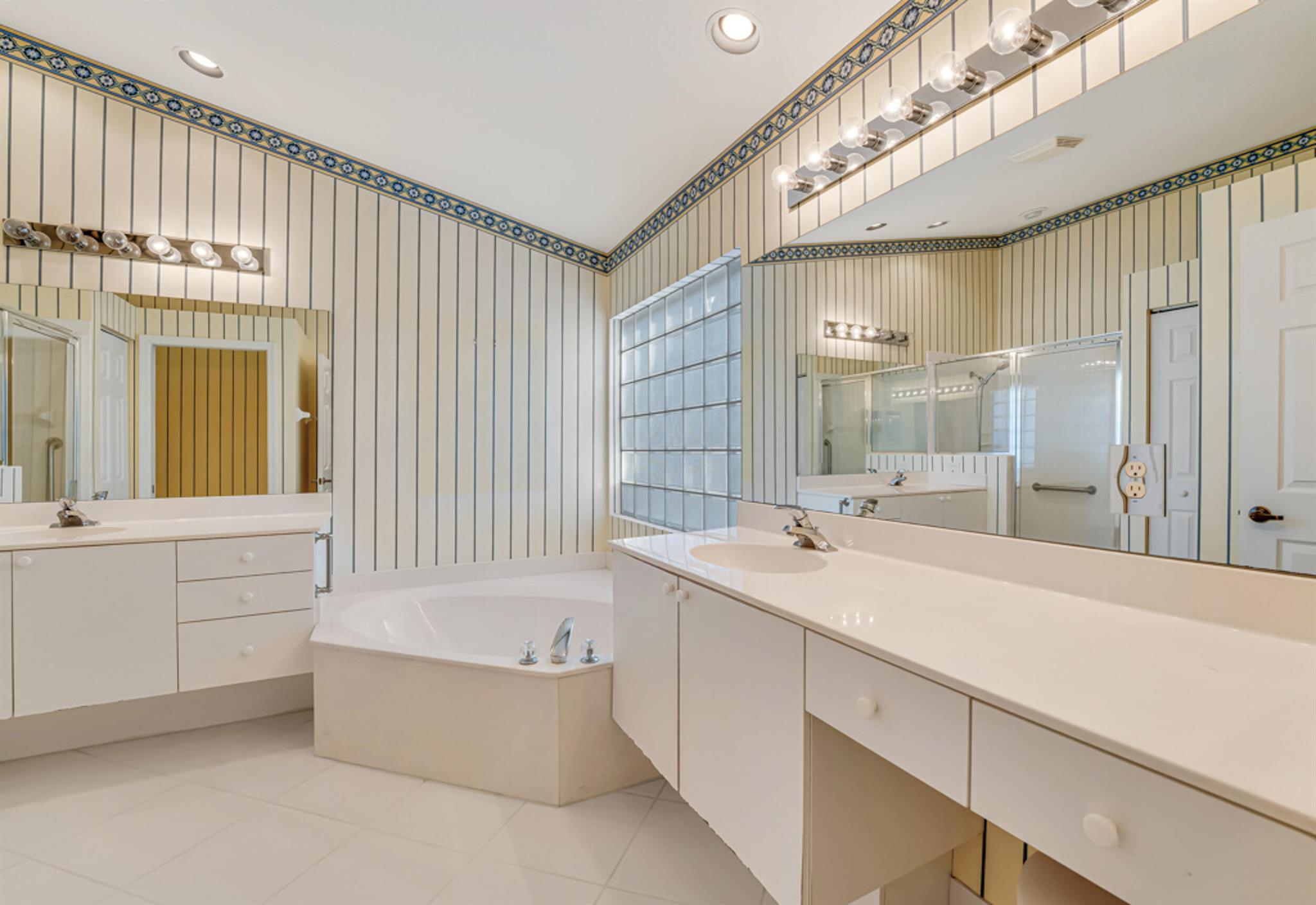 HUNTINGTON WALK 2 - Residential