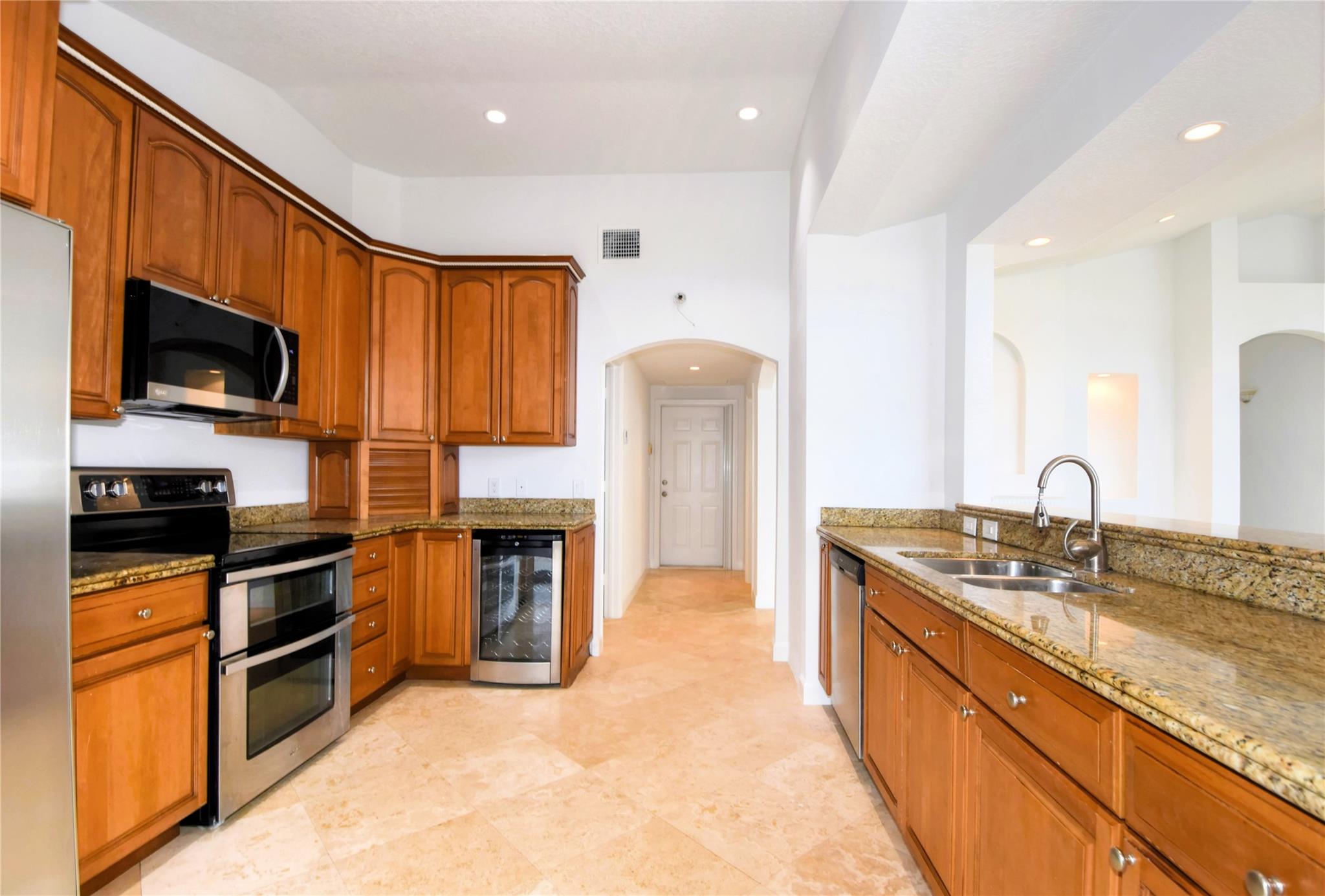 POMPANO ISLES - Residential