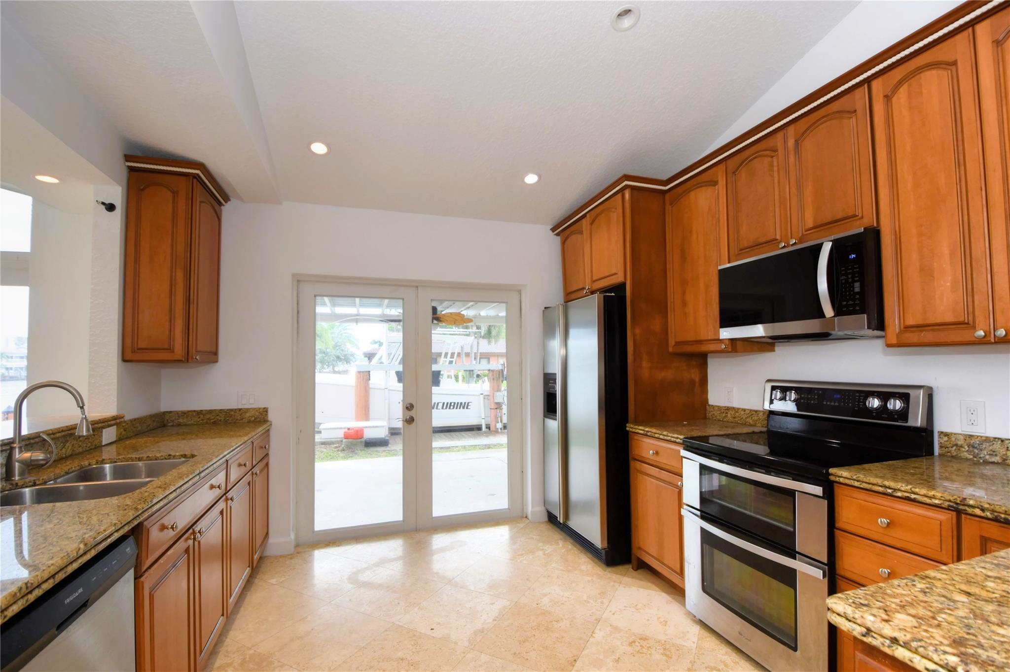 POMPANO ISLES - Residential