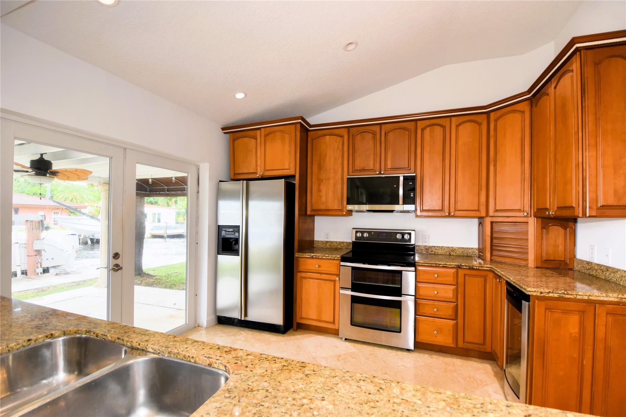 POMPANO ISLES - Residential