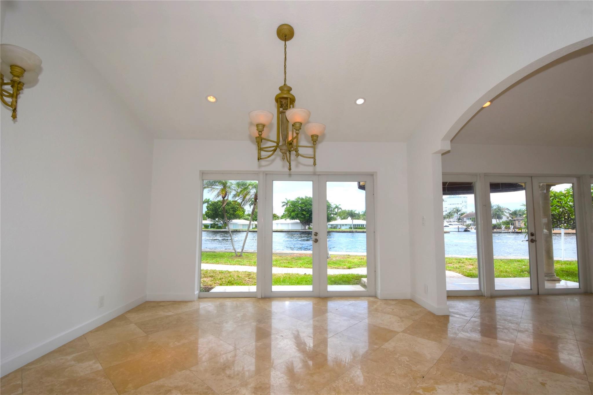 POMPANO ISLES - Residential