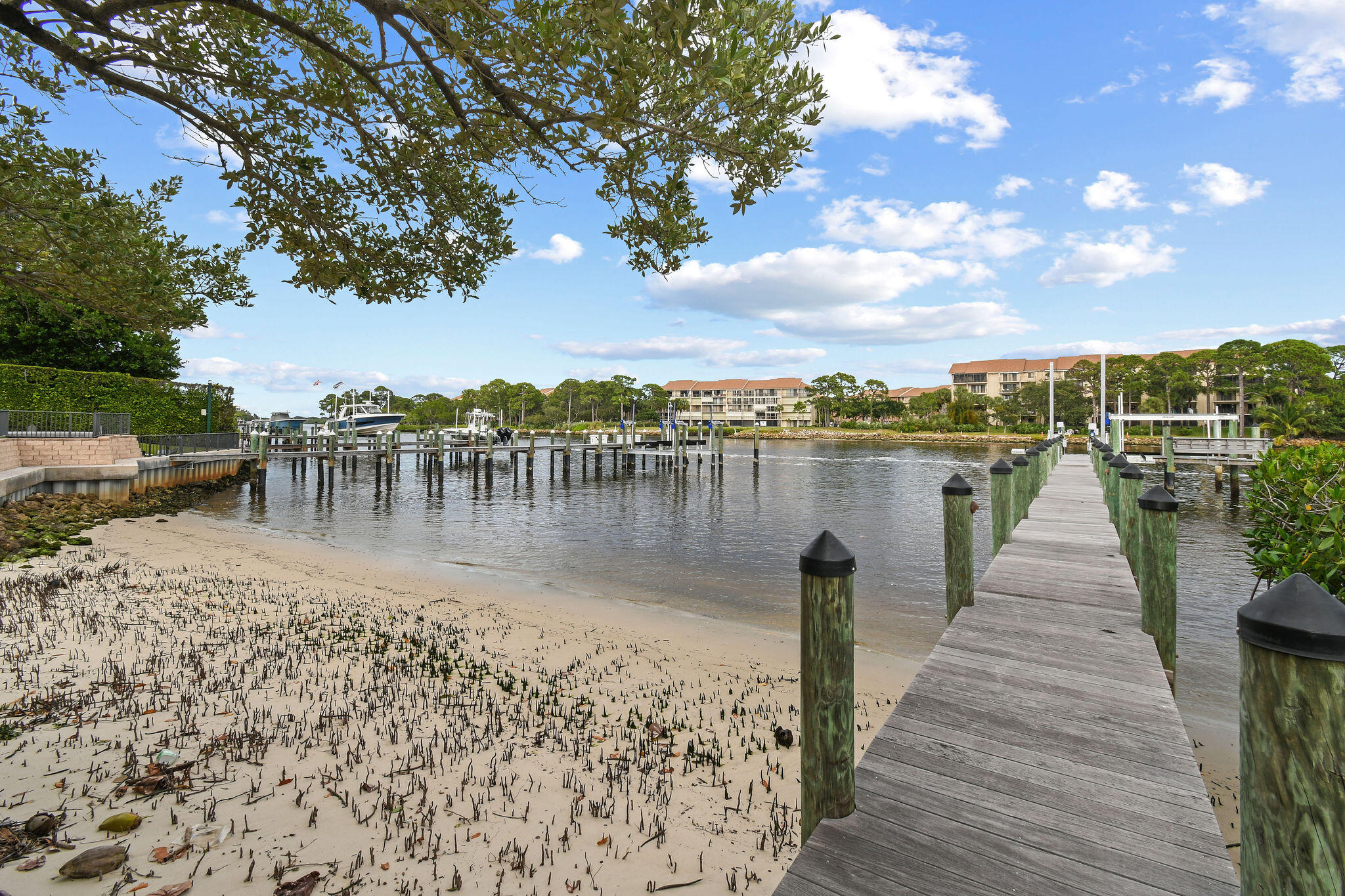 HARBOR PLACE - Residential