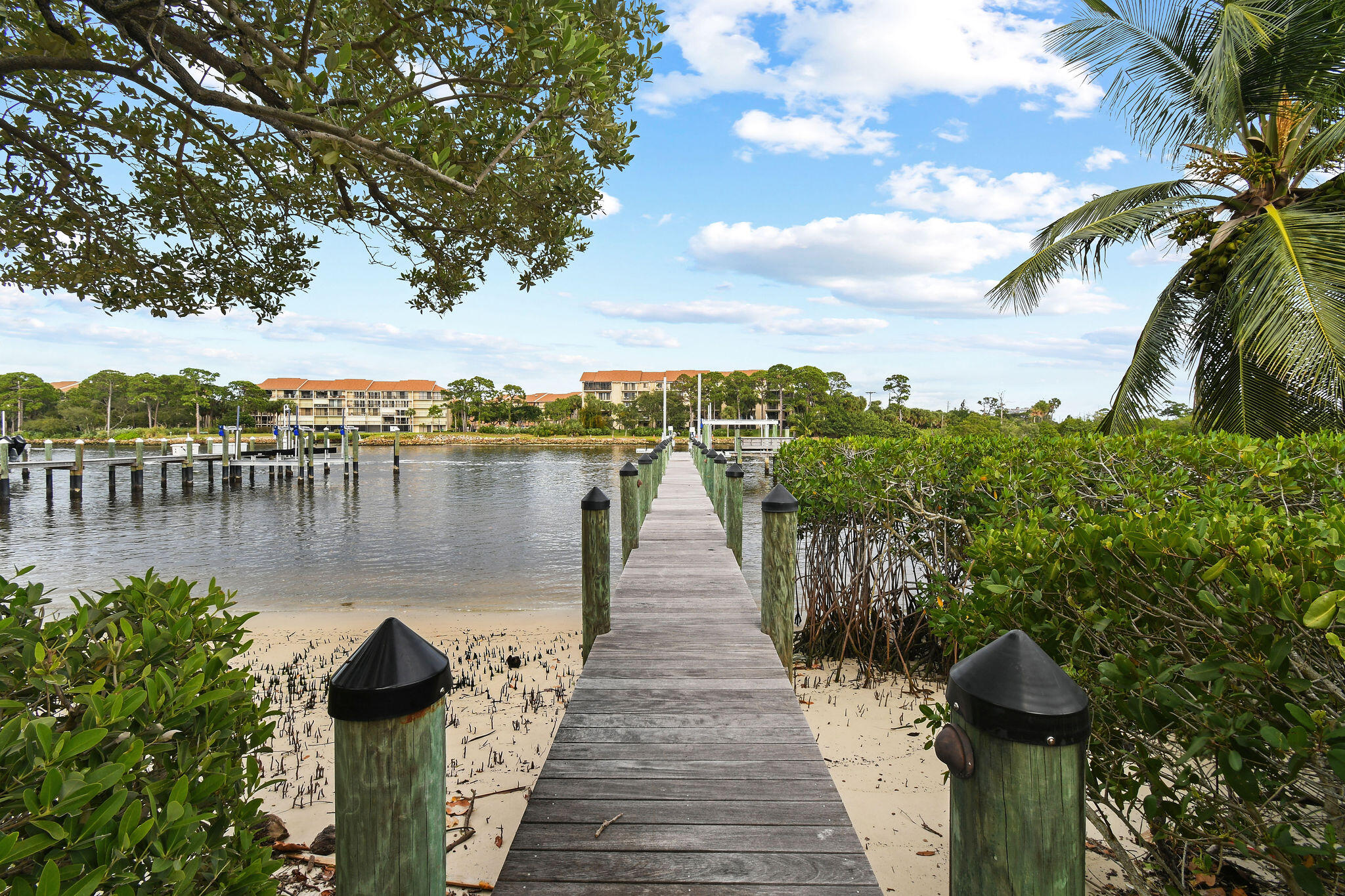 HARBOR PLACE - Residential