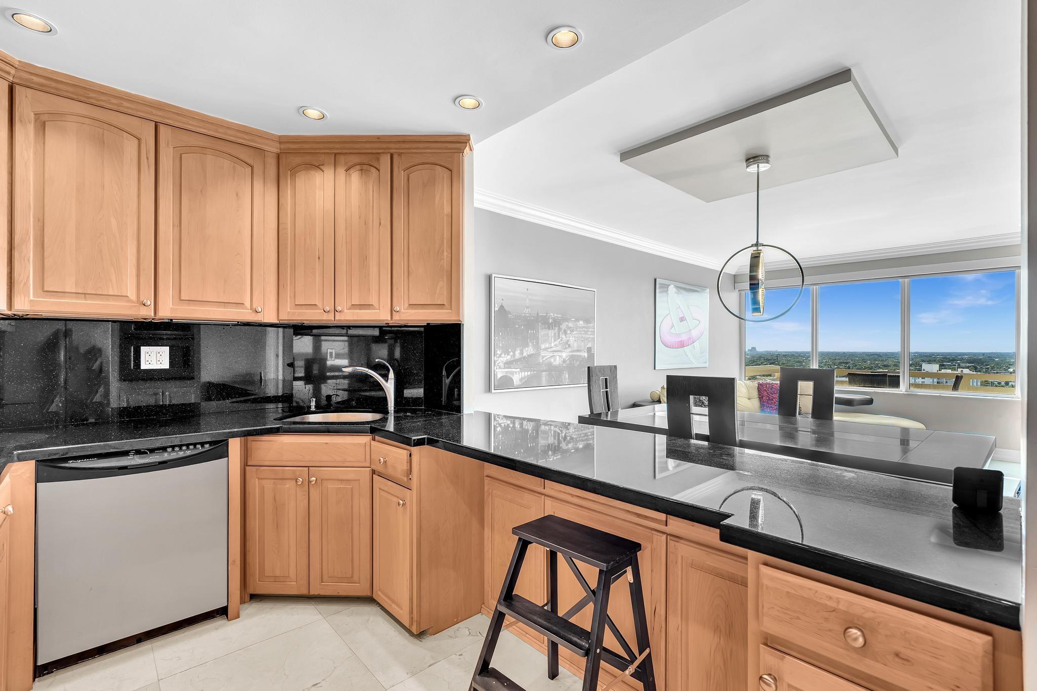 Coral Ridge Towers North - Residential