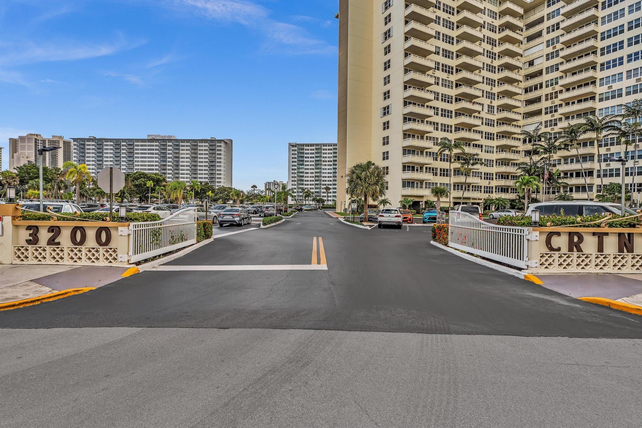 Coral Ridge Towers North - Residential