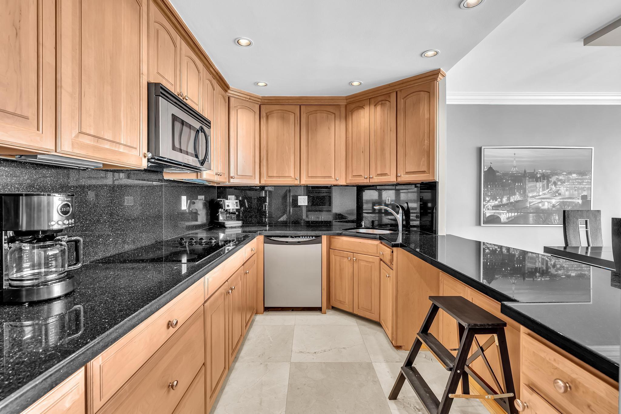 Coral Ridge Towers North - Residential