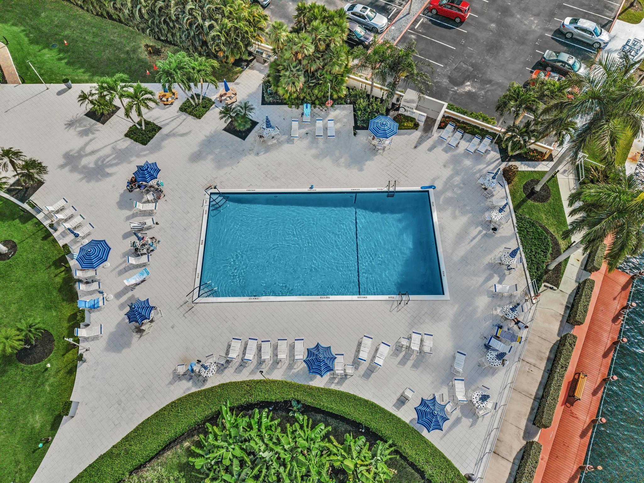 Coral Ridge Towers North - Residential