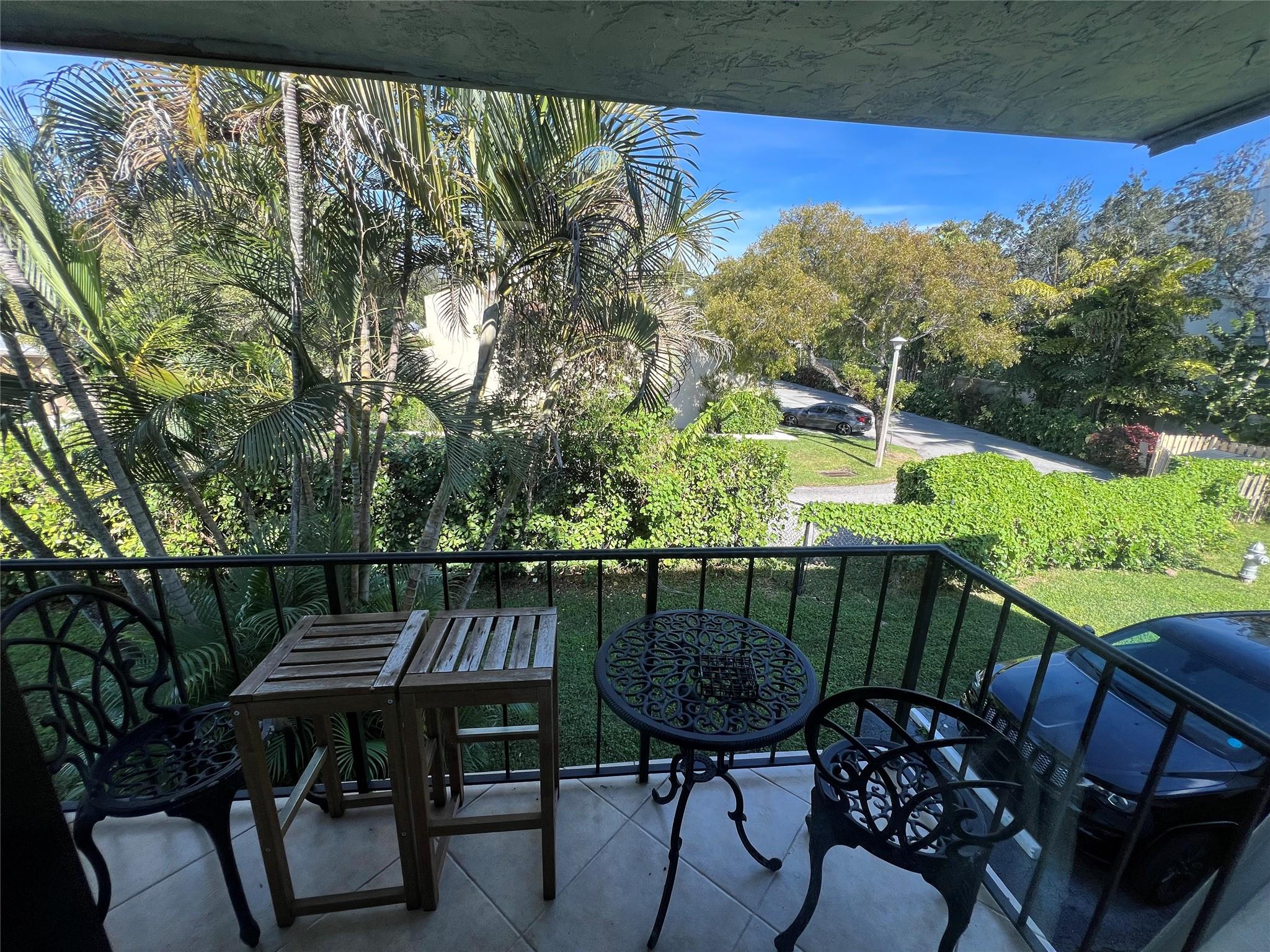 CENTRE HILL COURTS - Residential