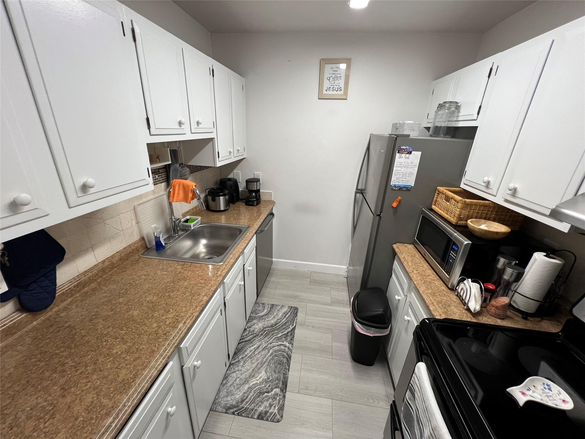 CENTRE HILL COURTS - Residential