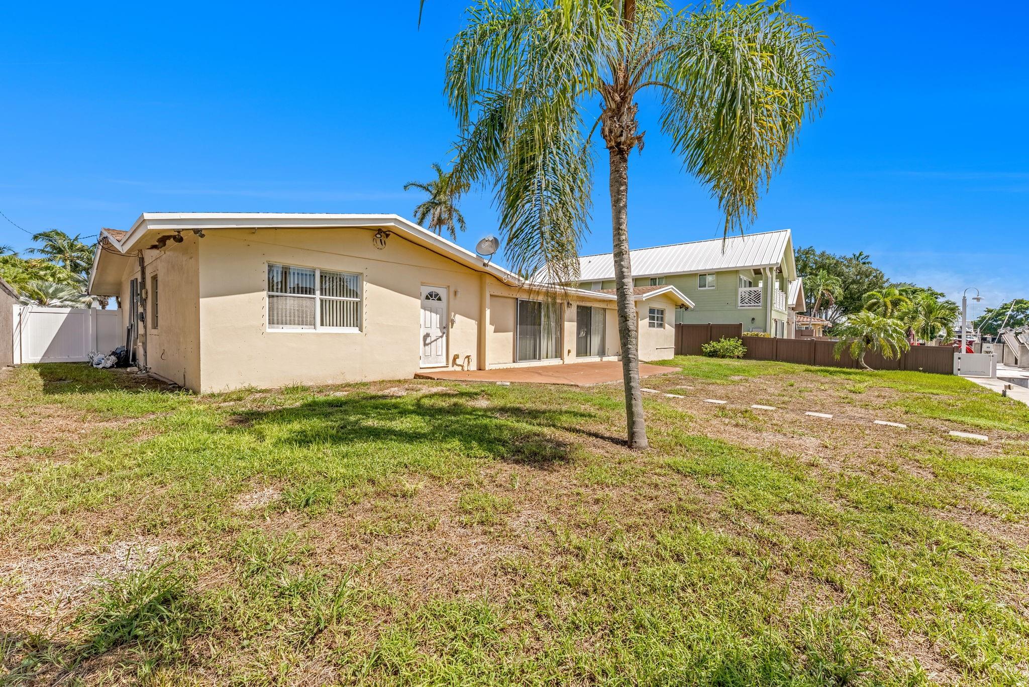Santamaria Harbor 28-27 B - Residential