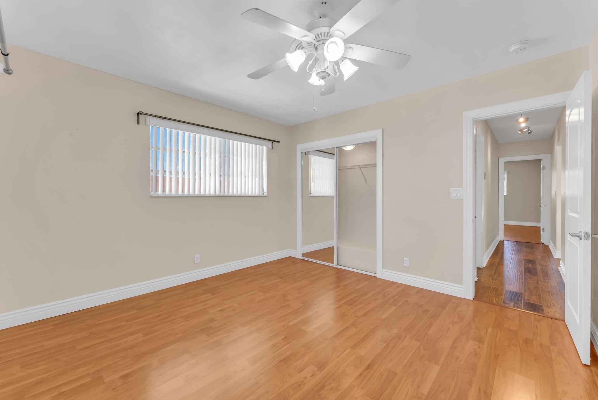Santamaria Harbor 28-27 B - Residential