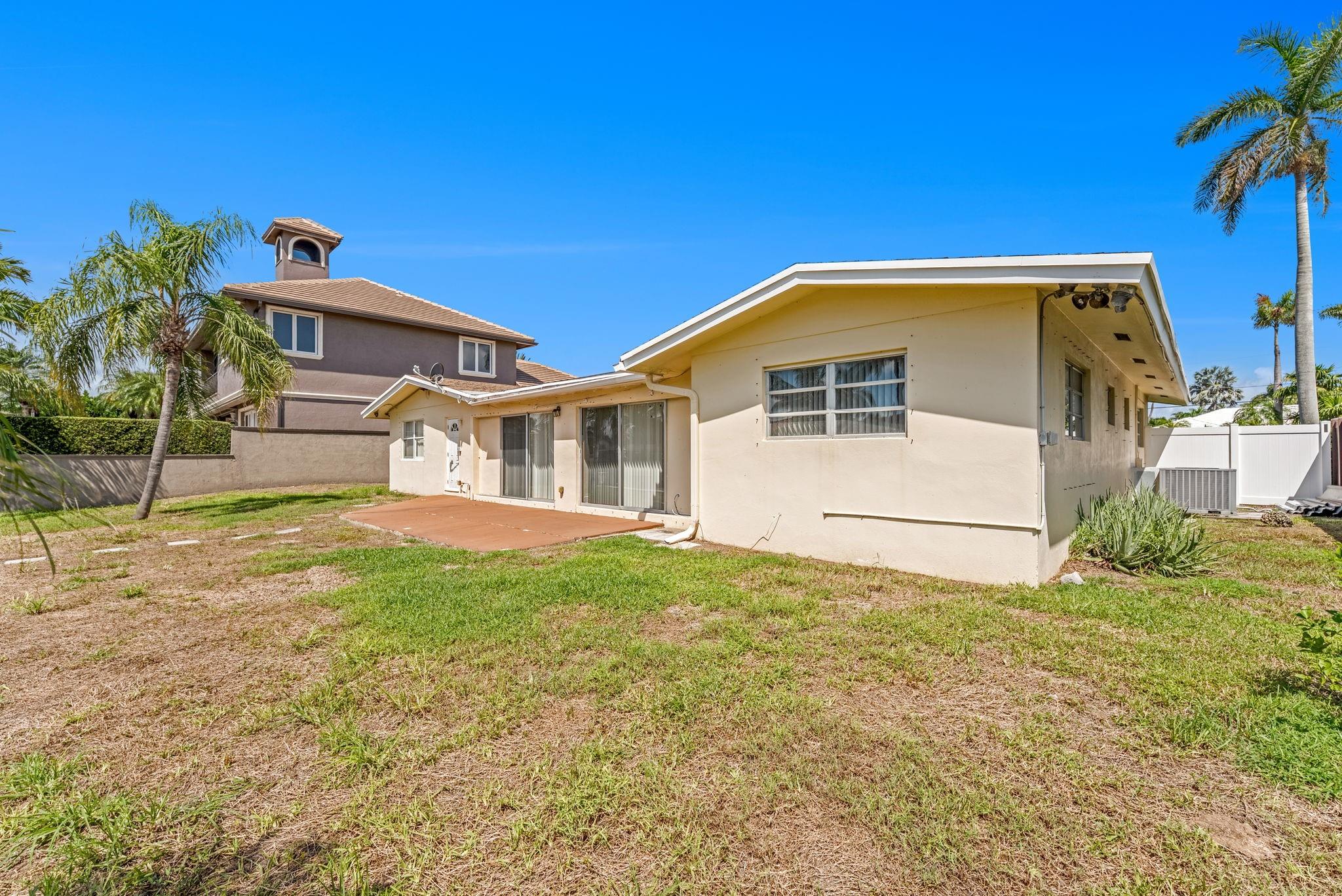 Santamaria Harbor 28-27 B - Residential