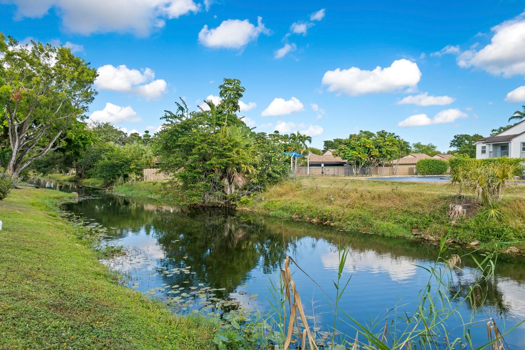 Photo of 2736 S University Drive #1104, Davie, FL 33328 (MLS # B26035525)