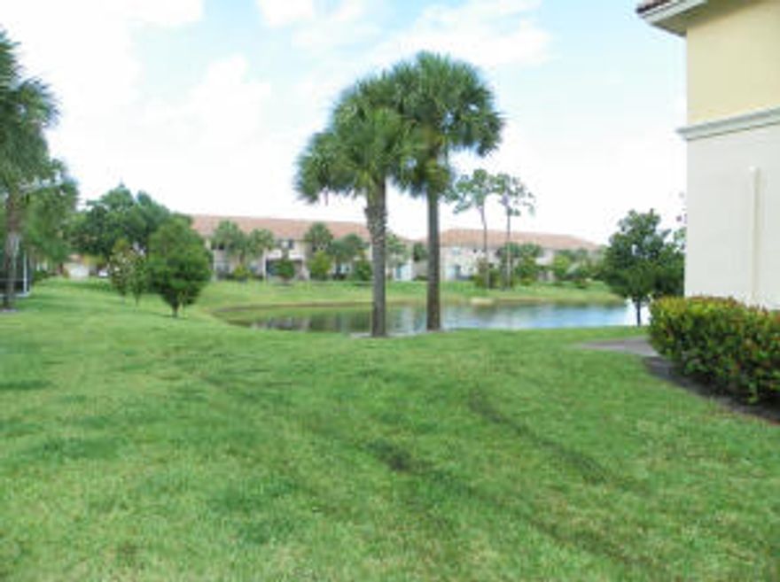 VERY CLEAN AND MOVE-IN READY TOWNHOME, LOCATED IN THE BEST PART OF FRIENDLY GREENACRES. ENJOY THIS CORNER UNIT WITH LAKE VIEW, AND LOTS OF OVERFLOW PARKING RIGHT NEXT DOOR.