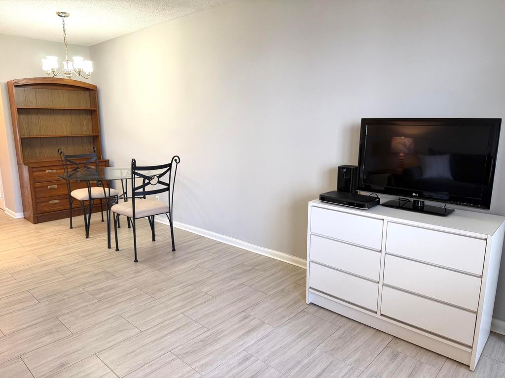 Photo of 162 Windsor H, West Palm Beach, FL 33417 (MLS # B26032993)