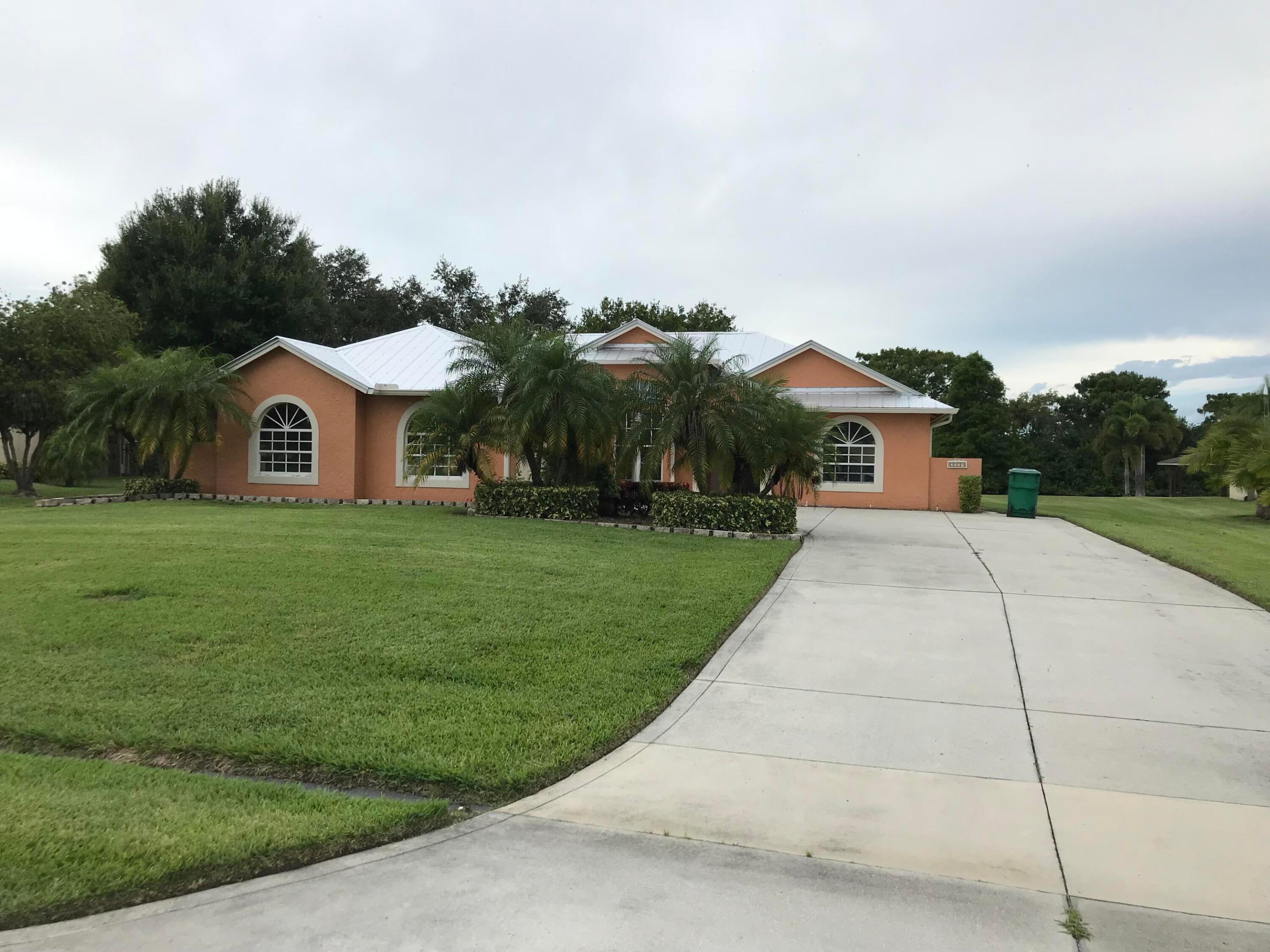BLUE HERON GOLF AND COUNTRY - Residential