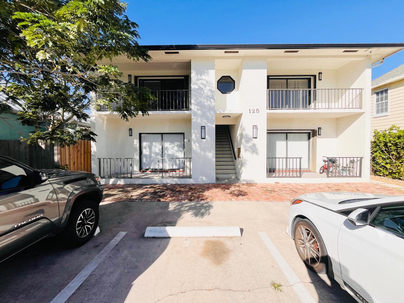 ONE TWENTY FIVE PALMWAY C - Residential Lease