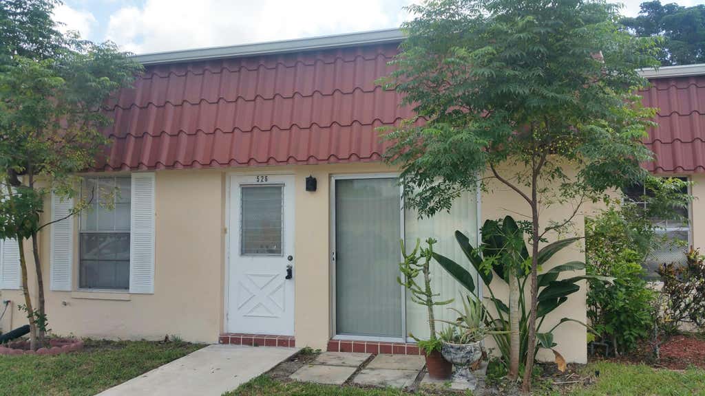 Photo of 526 Franconia Circle, Lake Worth, FL 33467 (MLS # R10966265)